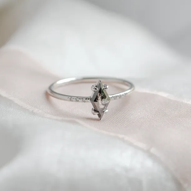 Engagement kite salt'n'pepper diamond ring GIANETTA Image