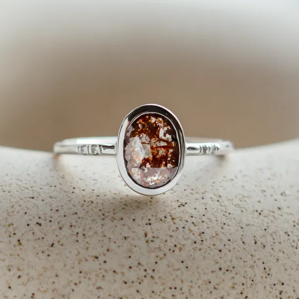 Gold ring with oval salt'n'pepper diamond FIORELLA Image