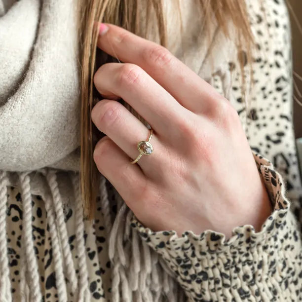 Gold ring with oval salt'n'pepper diamond FIORELLA Image