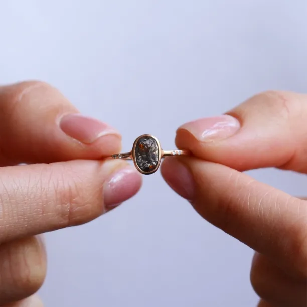 Gold ring with oval salt'n'pepper diamond FIORELLA Image