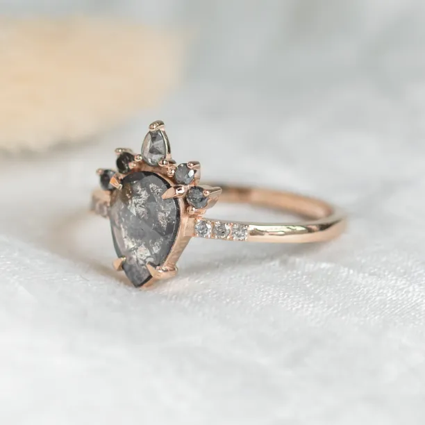 Gold cluster salt'n'pepper diamonds ring FILOMENA Image