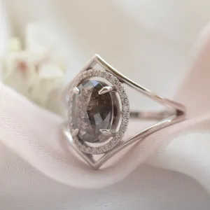 Gold luxury salt and pepper diamond ring with side diamonds MARGHERITA Thumbnail