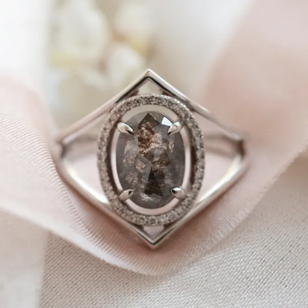 Gold luxury salt and pepper diamond ring with side diamonds MARGHERITA Image