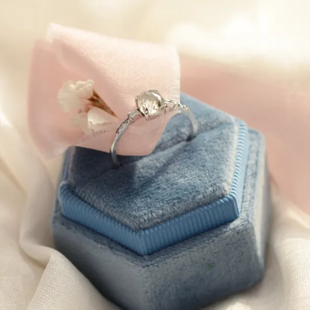 Gold ring with gray diamond salt and pepper CATERINA Image