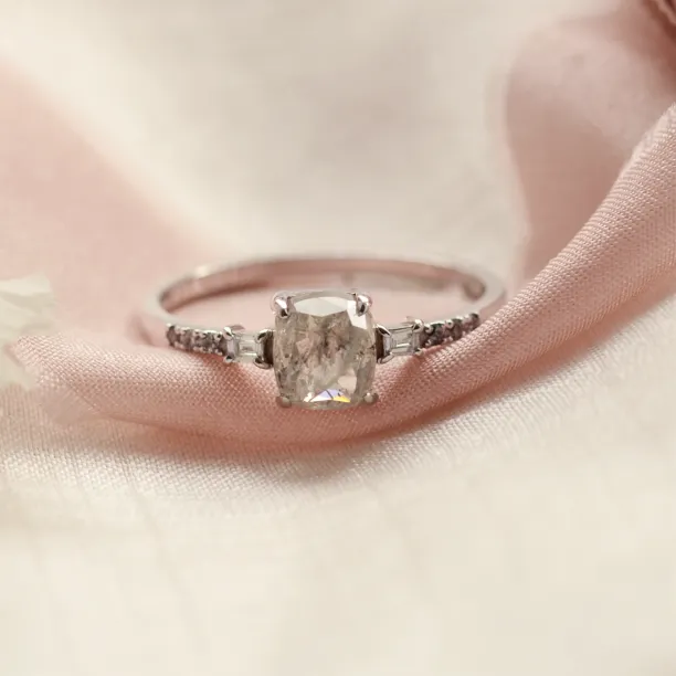 Gold ring with gray diamond salt and pepper CATERINA Image