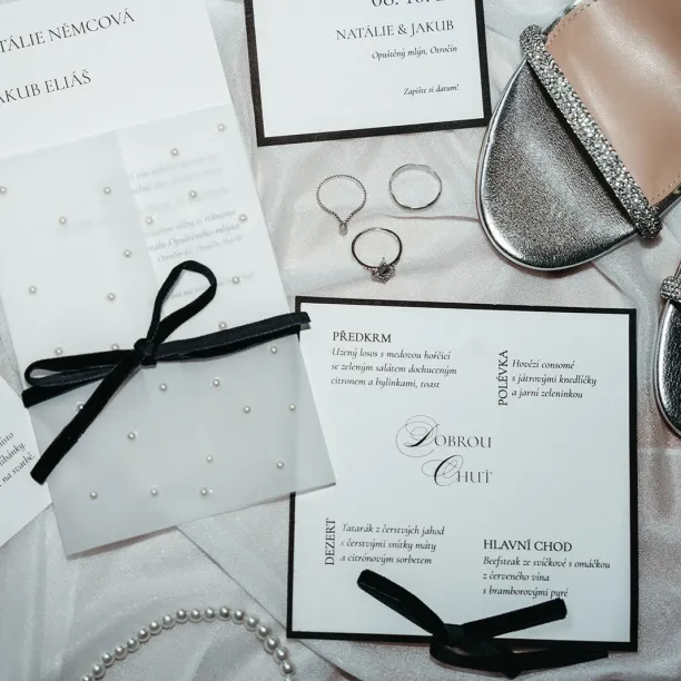 Kite salt and pepper diamond cluster ring with baguette diamonds ELEONORA Image