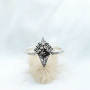 Kite salt and pepper diamond cluster ring with baguette diamonds ELEONORA Thumbnail