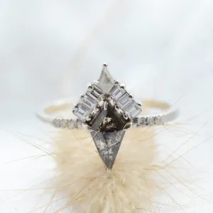 Kite salt and pepper diamond cluster ring with baguette diamonds ELEONORA Thumbnail