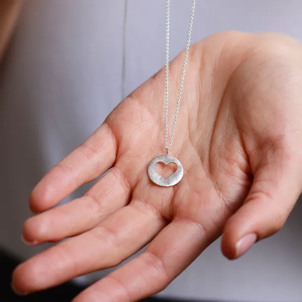 Silver hammered pendant with heart AMORINO Image