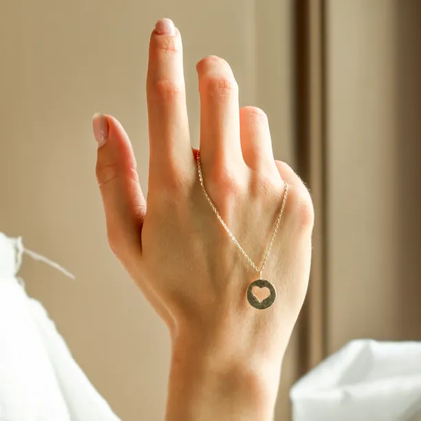 Gold hammered pendant with heart AMORE Image