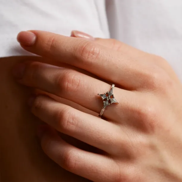 Gold star ring with salt and pepper diamonds ALESSIA Image