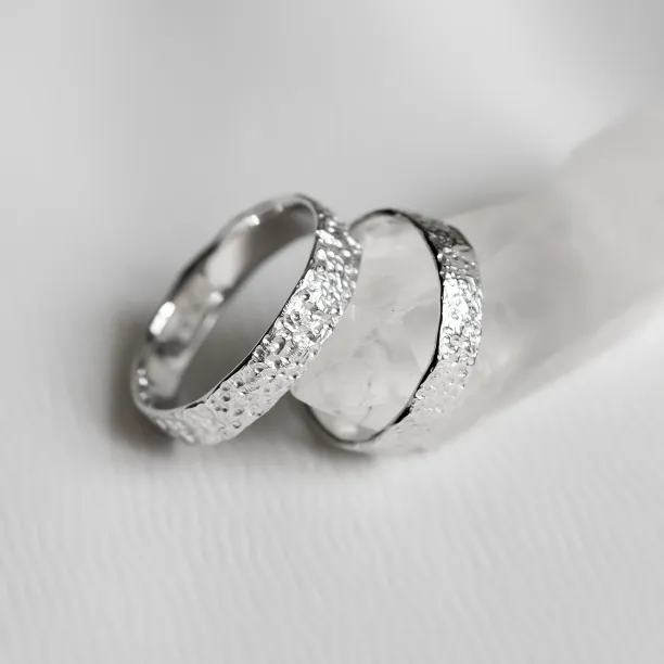 Organic wedding bands with a special surface MOONWALK Image