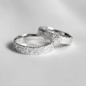 Organic wedding bands with a special surface MOONWALK Thumbnail