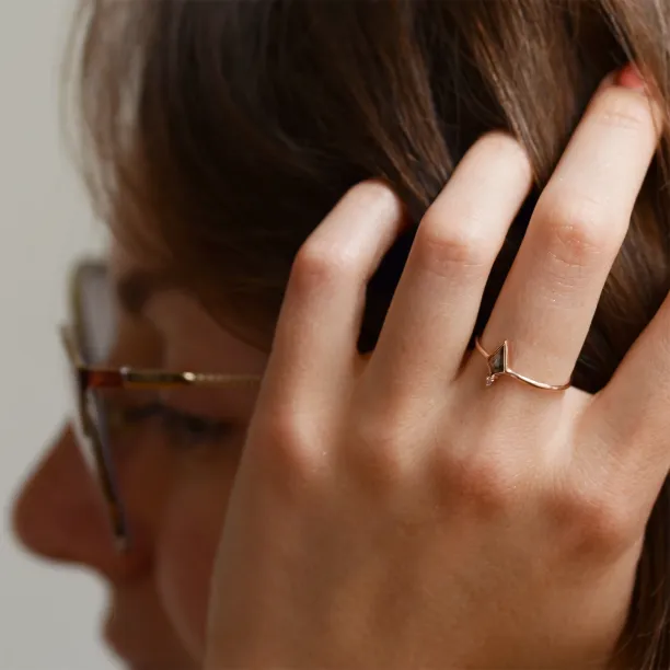Salt and pepper diamond minimalist ring with diamond BIANCA Image