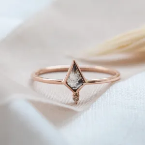 Salt and pepper diamond minimalist ring with diamond BIANCA Thumbnail
