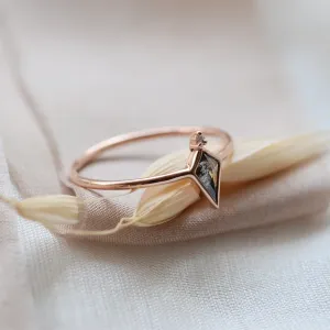 Salt and pepper diamond minimalist ring with diamond BIANCA Thumbnail