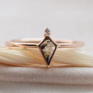 Salt and pepper diamond minimalist ring with diamond BIANCA Thumbnail