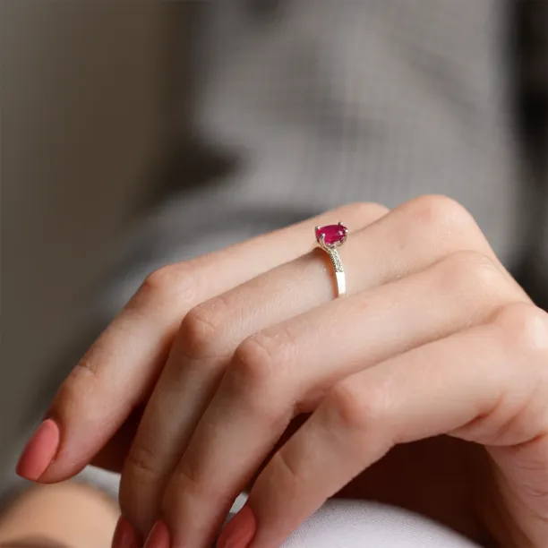 Gold ring with ruby and diamonds SARAH Image