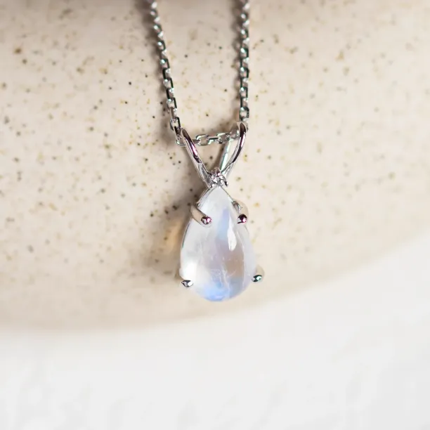 Gold moonstone necklace with diamond LUNA Image