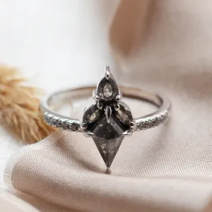 Gold cluster ring with salt and pepper diamonds BEATRICE Thumbnail