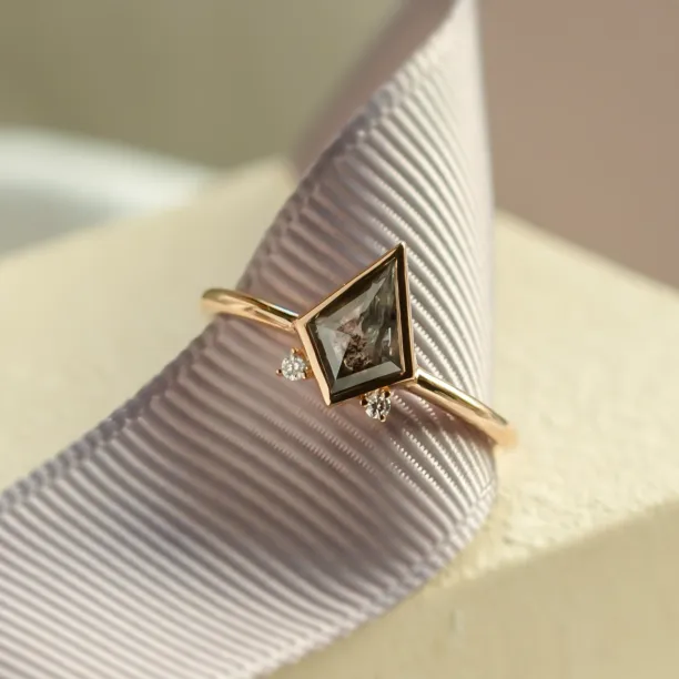 Kite salt and pepper diamond with side diamonds CATKIN Image