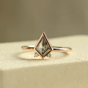Kite salt and pepper diamond with side diamonds CATKIN Thumbnail