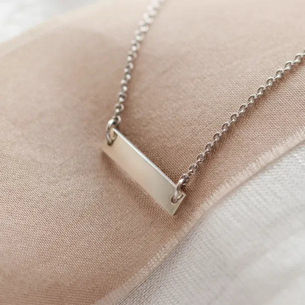Gold minimalist necklace BARE Image