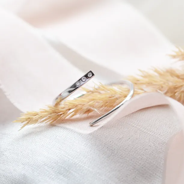 Gold spiral ring with diamonds CHIARA Image