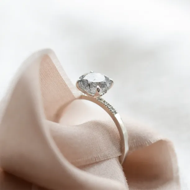 Rutilated quartz in gold ring with diamonds GIORGIA Image