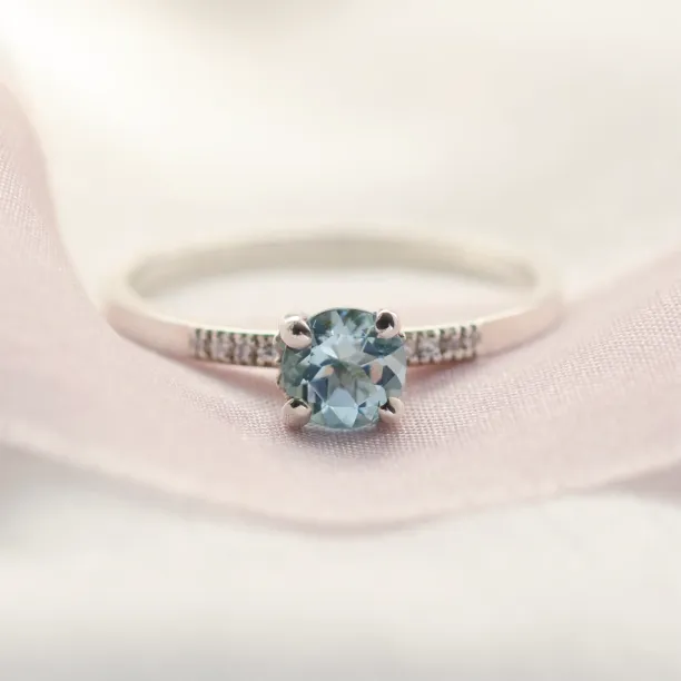 Blue topaz in gold ring with diamonds GINEVRA Image