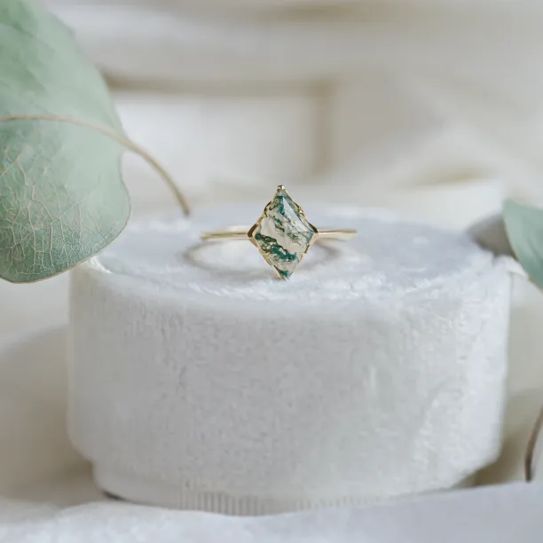 Engagement ring with moss agate GIULIA Image
