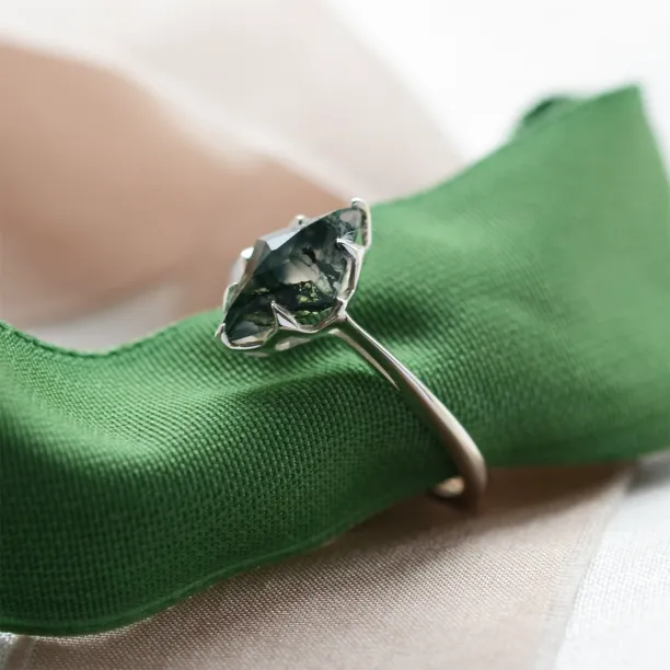 Engagement ring with moss agate GIULIA Image