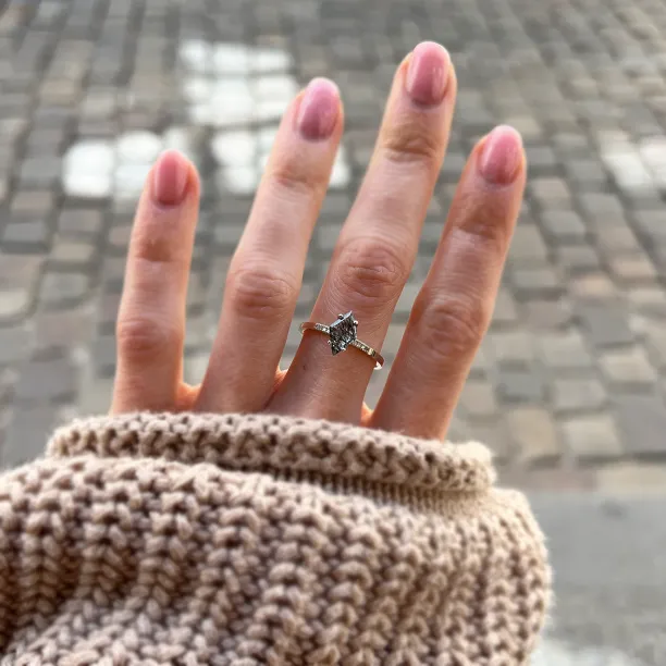 Gold ring with kite rutilated quartz and diamonds ESTER Image