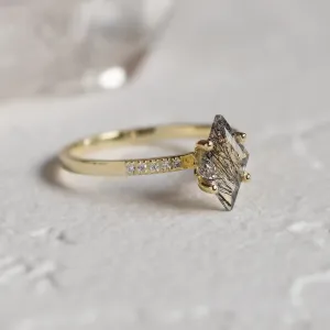 Gold ring with kite rutilated quartz and diamonds ESTER Thumbnail