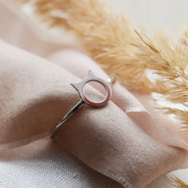 Gold cat head ring KITTY Image