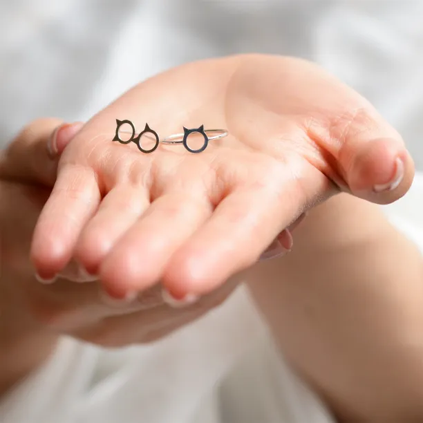 Gold cat head ring KITTY Image