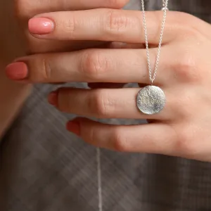 Textured personalized necklace with bespoke engraving MOM Thumbnail