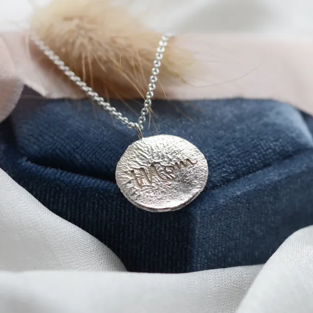 Textured personalized necklace with bespoke engraving MOM Image