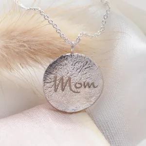 Textured personalized necklace with bespoke engraving MOM Thumbnail