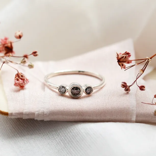 Gold ring with three salt and pepper diamonds TRIO Image