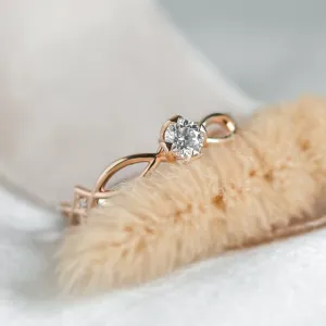 Gold entwined ring with diamond QUEENS Thumbnail
