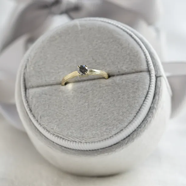 Gold ring in tree bark shape with salt and pepper diamond SALTY Image