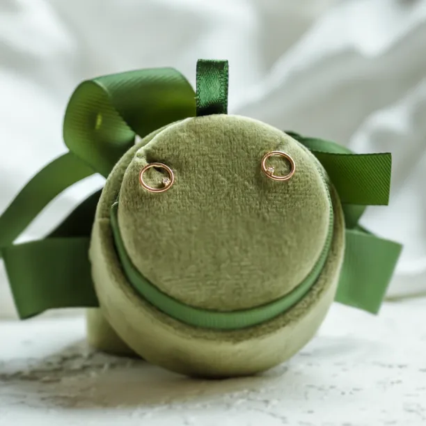 Gold karma earrings with diamonds GARURASANA Image