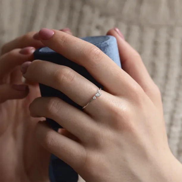 Minimalist cluster ring with diamonds MUADNAIT Image