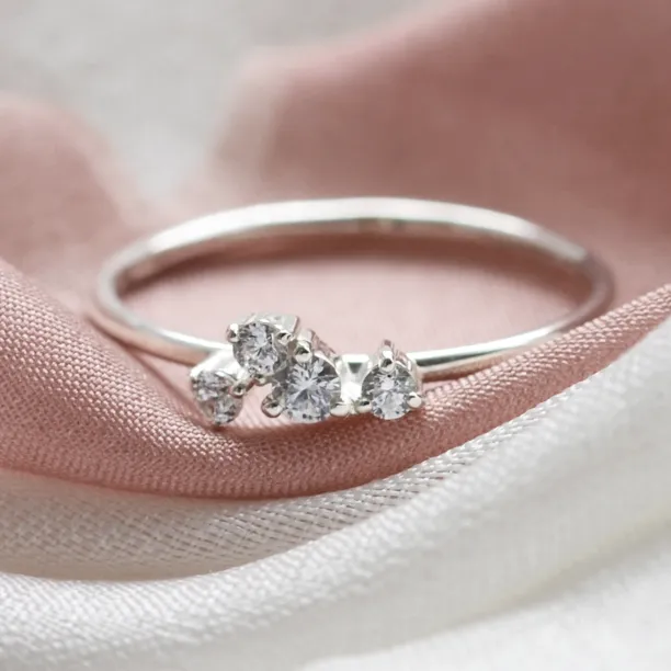 Minimalist cluster ring with diamonds MUADNAIT Image