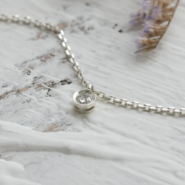 Gold bezel salt´n´pepper diamond pendant ISLEEN Image