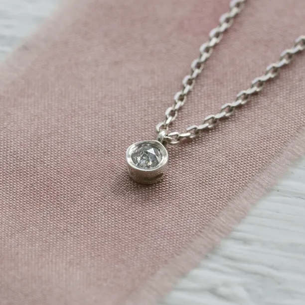 Gold bezel salt´n´pepper diamond pendant ISLEEN Image