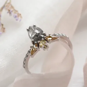 Luxury gold ring with salt´n´pepper and fancy diamonds CROWNIA Thumbnail