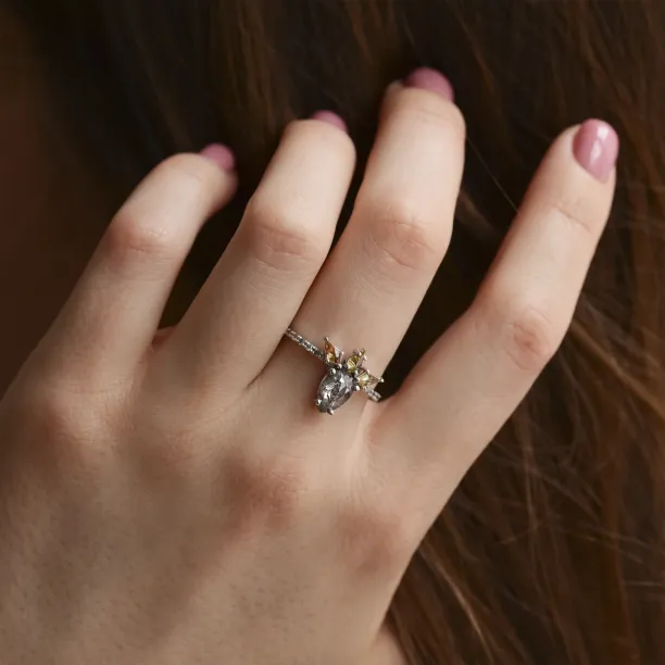 Luxury gold ring with salt´n´pepper and fancy diamonds CROWNIA Image