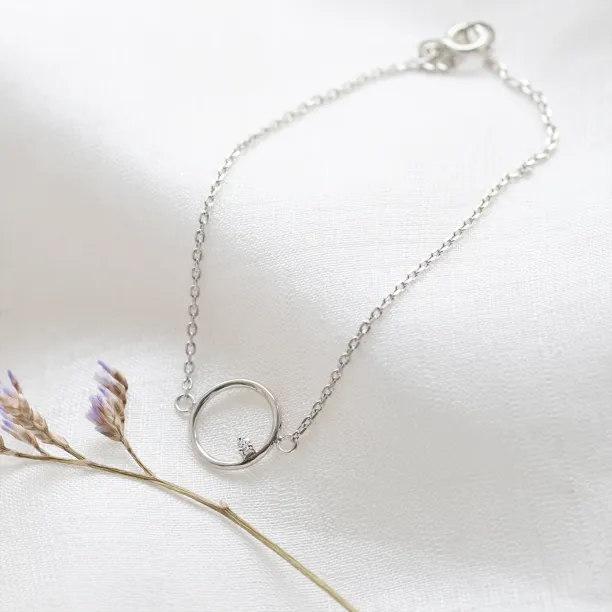 Gold karma bracelet with round diamond BALASANA Image